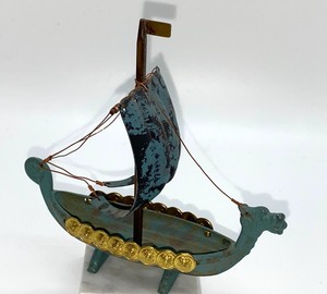 lot 282 image: Vintage Dragon Head Norwegian Ship Figurine