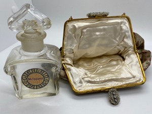lot 281 image: Vintage Guerlain Perfume Bottle & Vintage Handbag