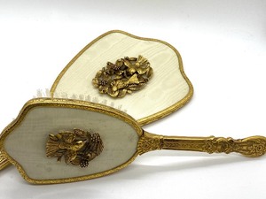 lot 291 image: Vintage Brush and Mirror Vanity Set