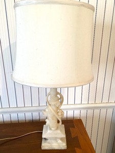 lot 292A image: Vintage Onyx Table Lamp