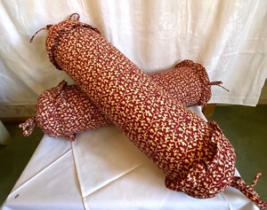lot 312 image: Decorative Red Themed Throw Pillows