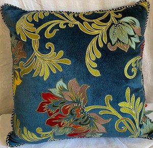 lot 316 image: Two Decorative Throw Pillows and Tapestry