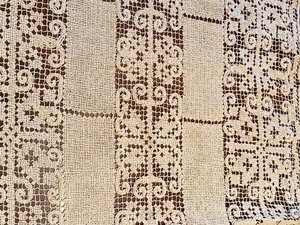 lot 401 image: Antique Table Runner