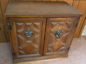 lot 92 image: Vintage Decorative Two Door Cabinet