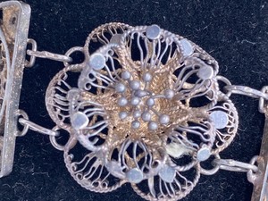lot 333 image: Vintage Filigree Silver Bracelet and Earrings