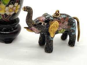 lot 279 image: Two Small Cloisonn Pieces