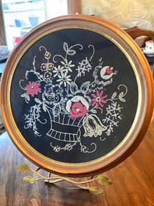 lot 363 image: Vintage Round Framed Needlepoint