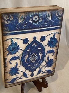 lot 357 image: Sid Dickens Decorative Memory Block