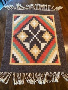 lot 364 image: Beautiful Vintage Textile