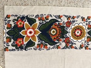 lot 454 image: Scandinavian Table Linen