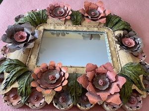 lot 392 image: Unique Decorative Floral Design Mirror