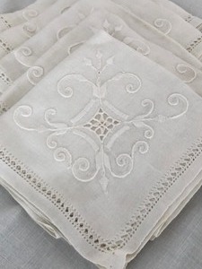 lot 464 image: Vintage Linens