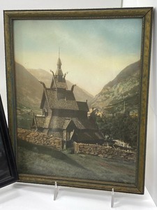 lot 398 image: Norwegian Decor