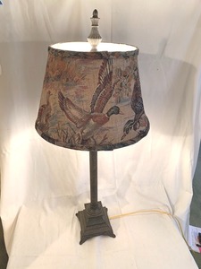 lot 428 image: Decorative Table Lamp with Mallard Design Lamp Shade