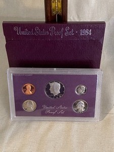 lot 424 image: Coin Proof Sets