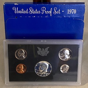 lot 425 image: Coin Proof Sets