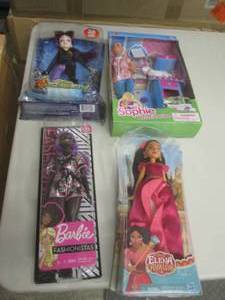 lot 11 image: 4 dolls ...