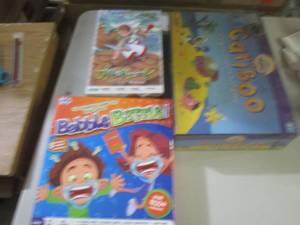 lot 16 image: 2 games and a plastic model kit ...