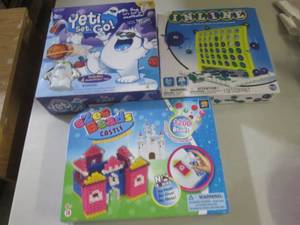 lot 18 image: 2 games and a bead sset...