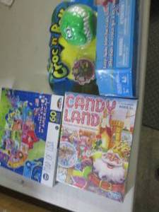 lot 28 image: 1 puzzlew and 2 games ...