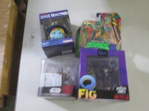 lot 32 image: 4 action figure toys ...