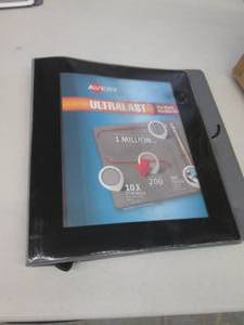 lot 76 image: 4 binders n...