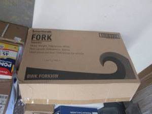 lot 115 image: 1000 plastic forks...