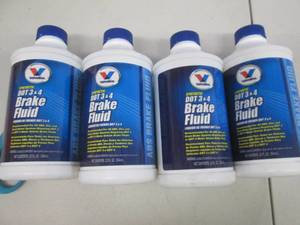 lot 278 image: 4-12floz bottles of valvolone synth...