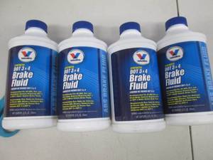 lot 281 image: 4-12floz bottles of valvoline synth...