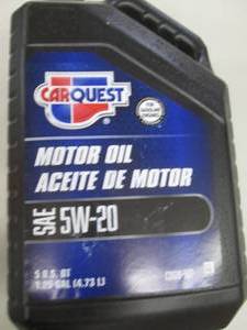 lot 284 image: 5  quarts of carquest 5w-20 motor o...