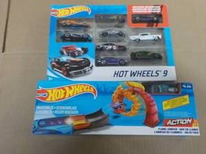 Hot Wheels   ...