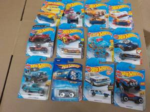 Hot Wheels   ...