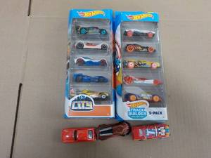 hot wheels   ...
