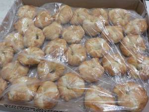 10 Trays of 30 frozen Croissants ea...