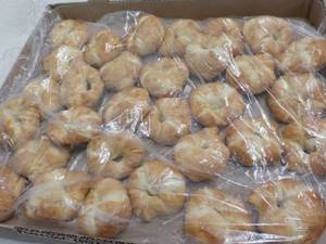 9 Trays of 30 frozen Croissants eac...