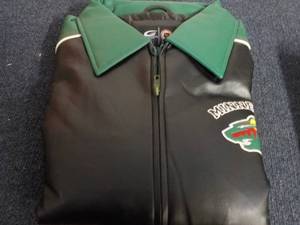 MN Wild Jacket size L...