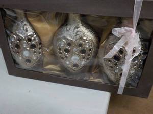3 Vase Gift Set...