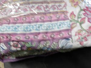 FullQueen Comforter...