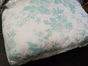 Twin Size Bedspread...