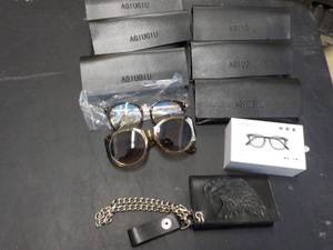 Agiugiu Glasses and Eagle Billfold ...