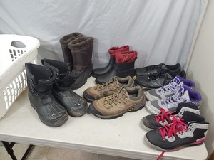 lot 109 image: Assorted Nike and Snow Boots