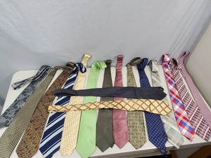 lot 114 image: 16 Neck Ties
