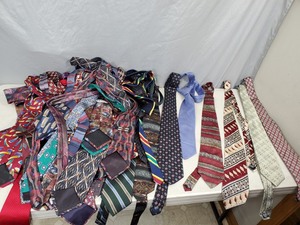 lot 115 image: 40 Neck Ties