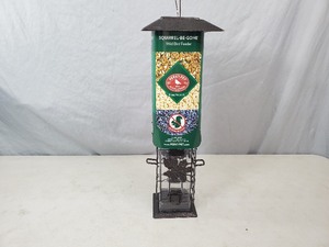 lot 6 image: New Perky Pet Squirrel Be Gone Bird Feeder