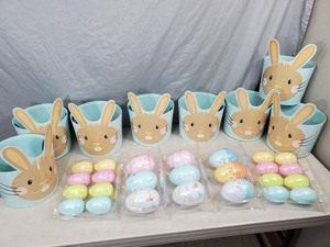 lot 145 image: 8 New Easter Basket and Plastic Eggs