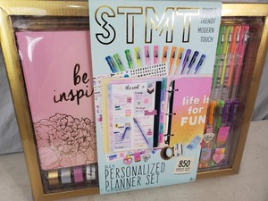 lot 182 image: New 850 Pc DIY Planner Set