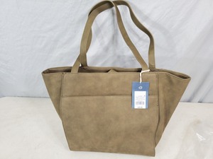 lot 185 image: New Purse