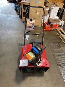 Toro 21 (53 cm) Power Clear� 721 R Snow Blower (38752) in working condition see pics carefully