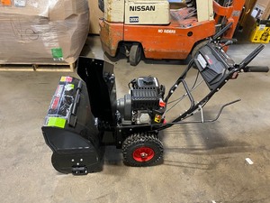 Legend Force 24 in. Two-Stage Gas Snow Blower with Electric Start in working condition see pics carefully 
