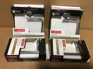 Lyndall Towel Ring in Chrome by Delta&nbsp&nbspCustomer Returns Open Box See Pictures